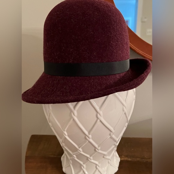 NWT VANS Wool Cloche Fedora Hat plum w/Black Trim. small/ medium. - Picture 5 of 7